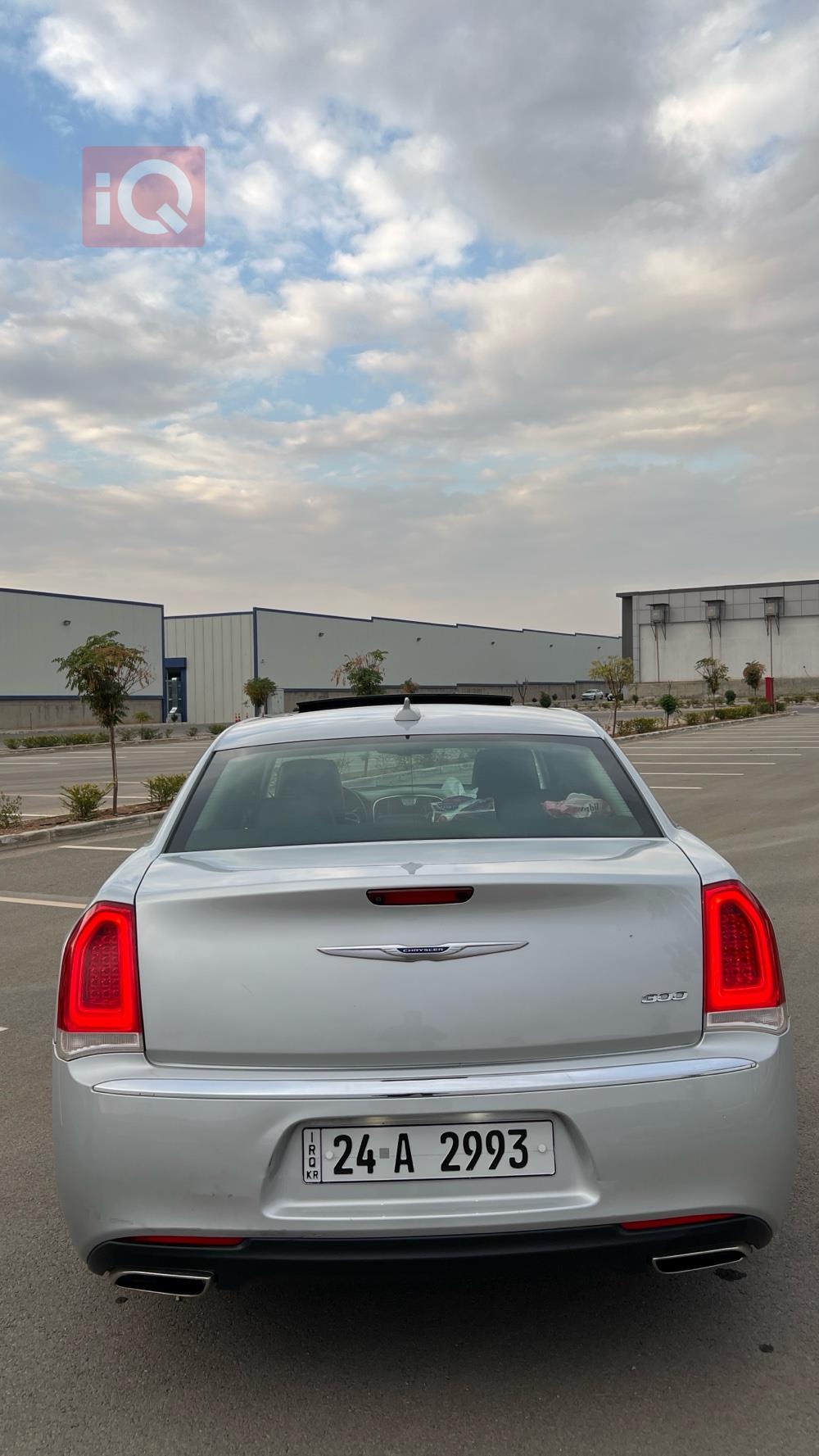 کرایسلەر 300